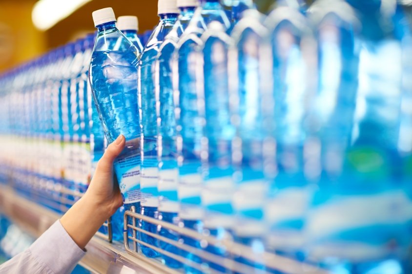 Les différents types d'eau en bouteille : avantages et inconvénients - Reymann